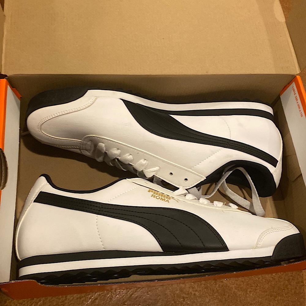 Puma Roma Reverse Panda size 10.5 mens